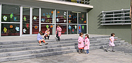 Nens a una escola de Mataró